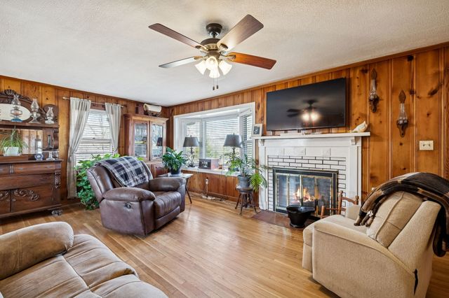 155 W Piney Rd, Dickson, TN 37055