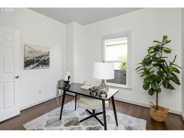721 Ne ROSELAWN St, Portland, OR 97211