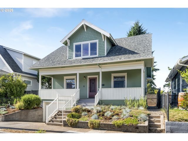 721 Ne ROSELAWN St, Portland, OR 97211