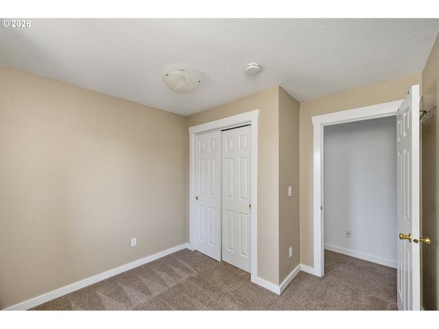 721 Ne ROSELAWN St, Portland, OR 97211
