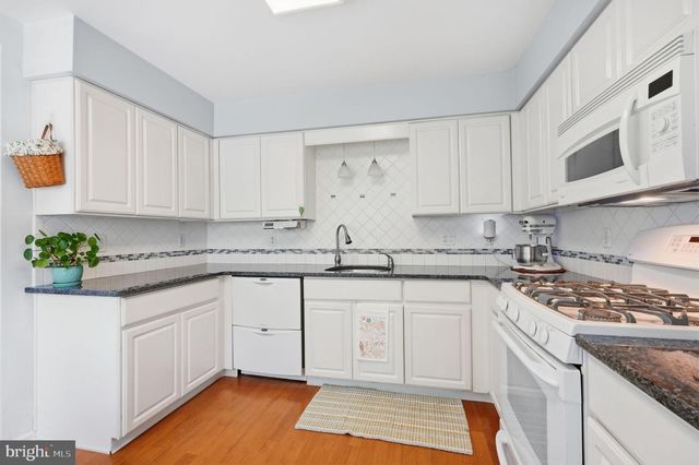 5209 RIVERFRONT DR, Palmyra, NJ 08065