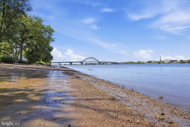 5209 RIVERFRONT DR, Palmyra, NJ 08065