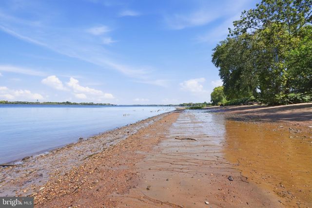 5209 RIVERFRONT DR, Palmyra, NJ 08065