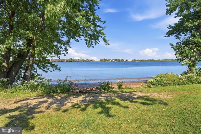5209 RIVERFRONT DR, Palmyra, NJ 08065