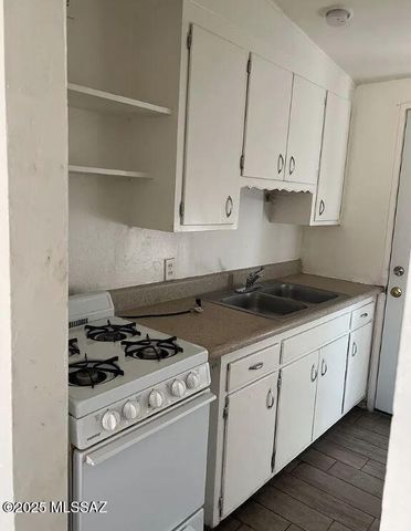 3226 E Bellevue Street, Tucson, AZ 85716