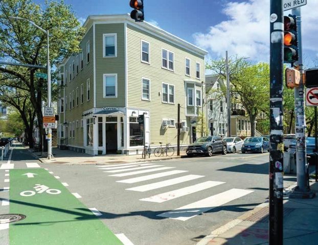 298 Windsor St 2, Cambridge, MA 02139