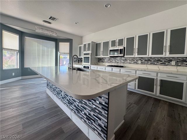 5422 Nestled Moon Court, Las Vegas, NV 89131