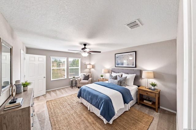 478 HARVEST PT, Selma, TX 78154