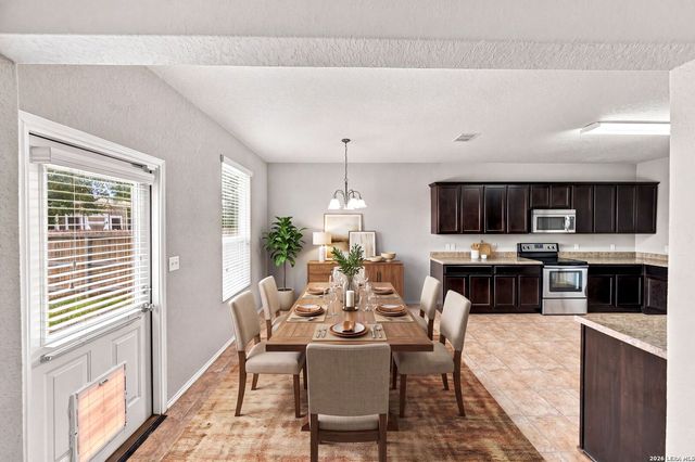 478 HARVEST PT, Selma, TX 78154
