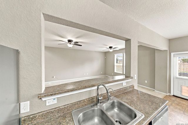 478 HARVEST PT, Selma, TX 78154