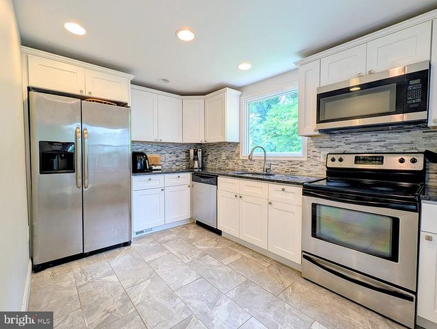 640 PENNSYLVANIA AVE, Prospect Park, PA 19076