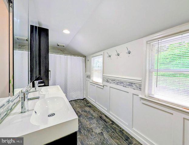 640 PENNSYLVANIA AVE, Prospect Park, PA 19076