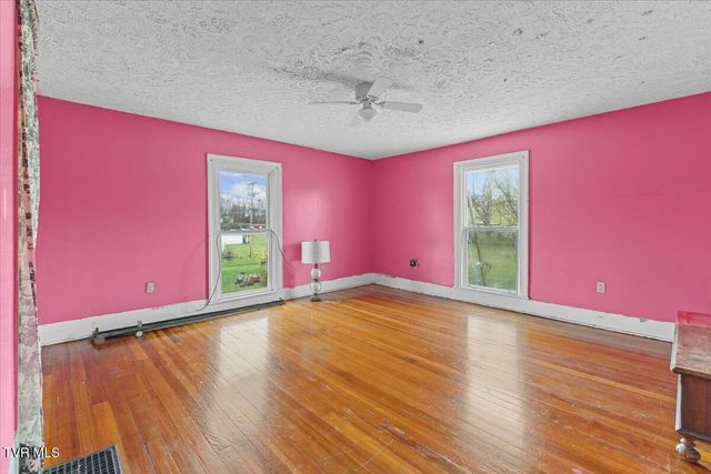 104 Maple Street, Glade Spring, VA 24340