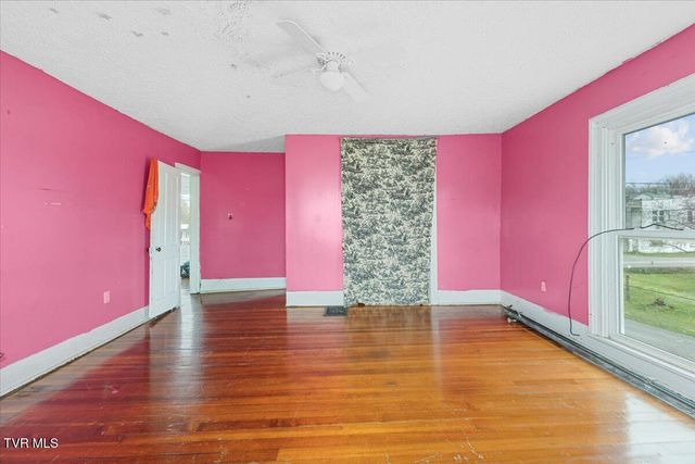 104 Maple Street, Glade Spring, VA 24340