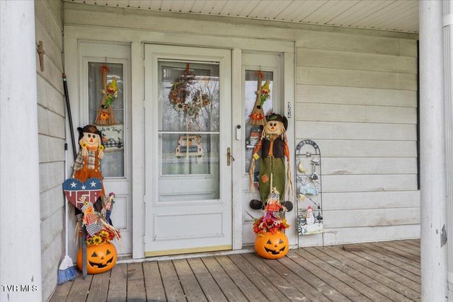 104 Maple Street, Glade Spring, VA 24340