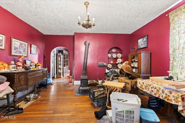 104 Maple Street, Glade Spring, VA 24340