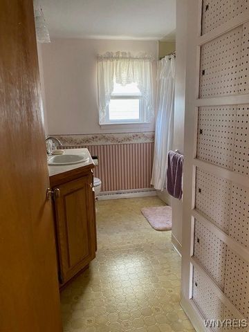 528 Florence Avenue, Ridgeway, NY 14103