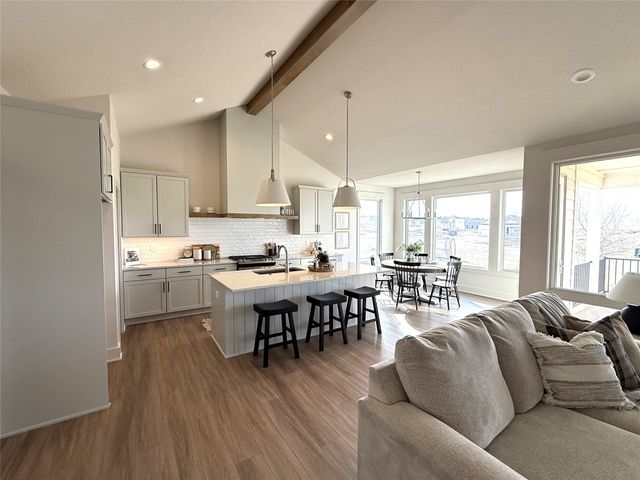 3820 Fieldstone Drive, Waukee, IA 50263