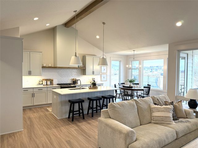 3820 Fieldstone Drive, Waukee, IA 50263