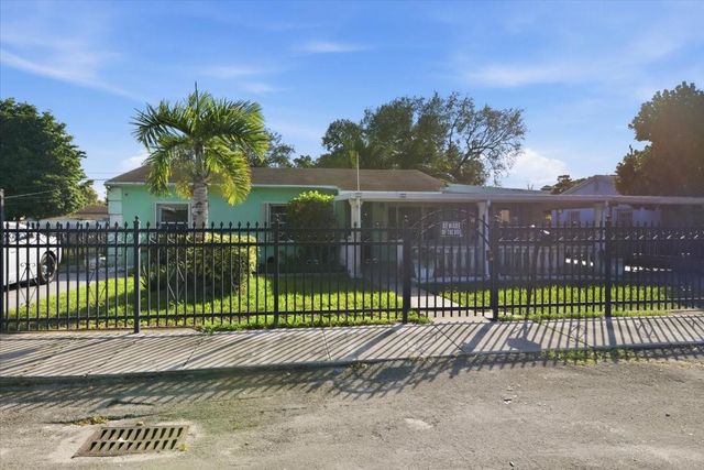 1320 NW 86th St, Miami, FL 33147