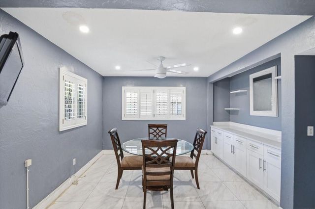 1320 NW 86th St, Miami, FL 33147