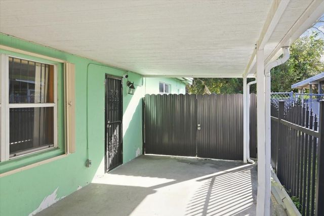 1320 NW 86th St, Miami, FL 33147