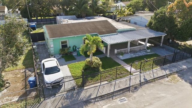 1320 NW 86th St, Miami, FL 33147