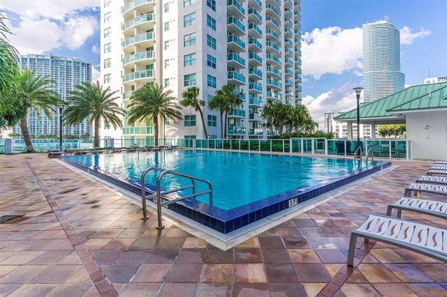 41 SE 5th St 1112, Miami, FL 33131