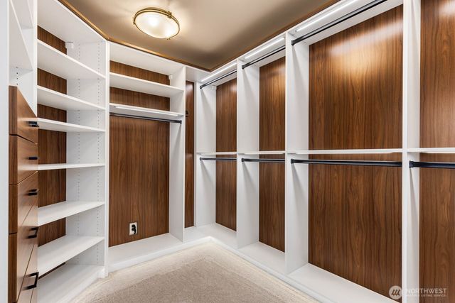 18206 NW Montreux Drive, Issaquah, WA 98027