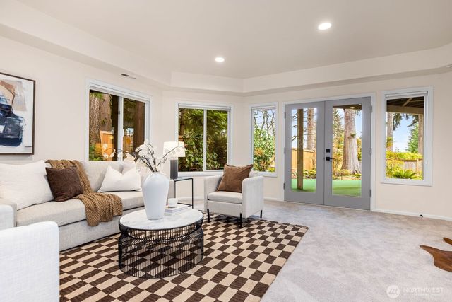 18206 NW Montreux Drive, Issaquah, WA 98027