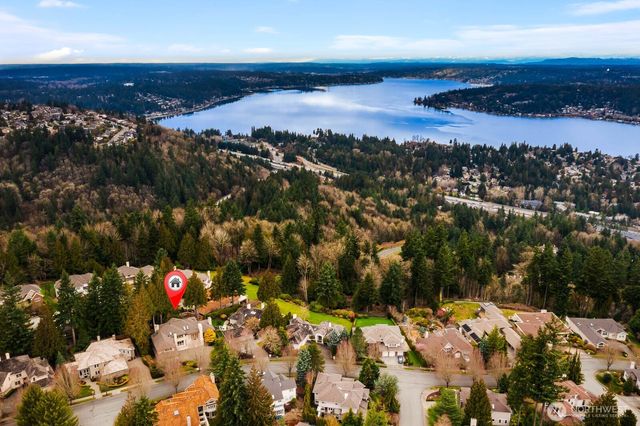 18206 NW Montreux Drive, Issaquah, WA 98027