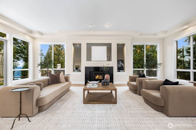 18206 NW Montreux Drive, Issaquah, WA 98027