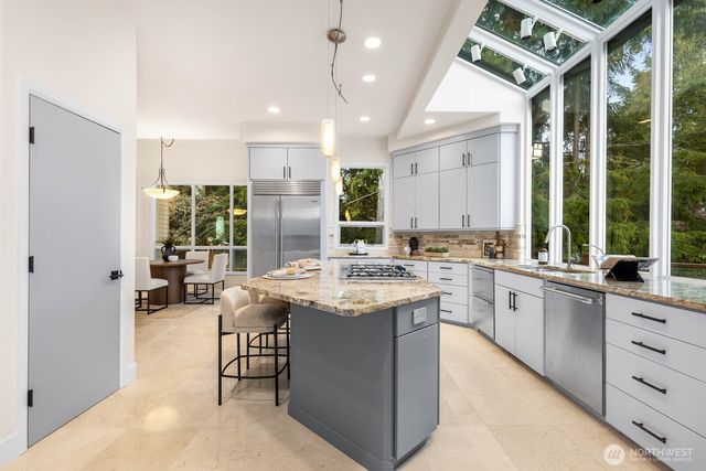 18206 NW Montreux Drive, Issaquah, WA 98027