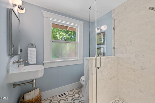 325 E Trinity Avenue, Durham, NC 27701