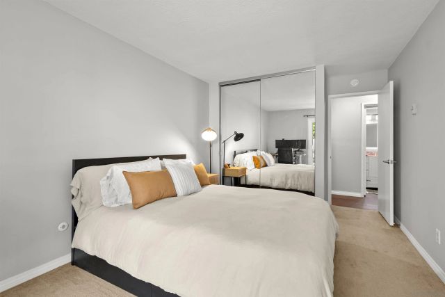 3745 Riviera Dr 1, San Diego, CA 92109