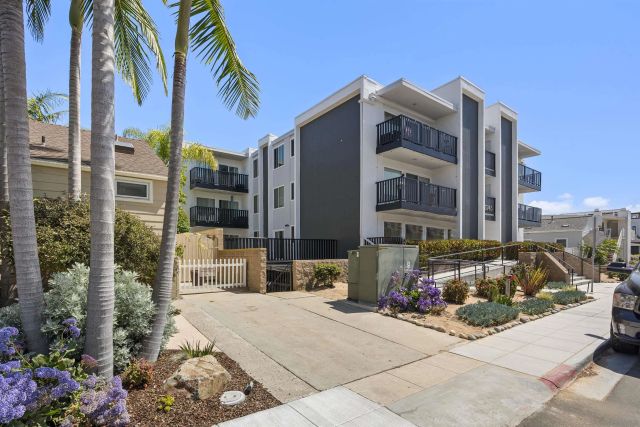 3745 Riviera Dr 1, San Diego, CA 92109