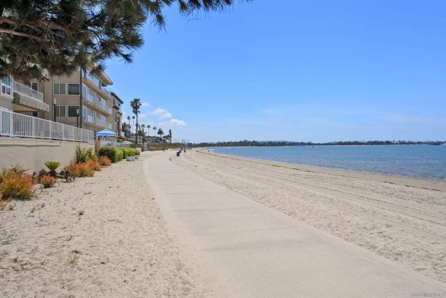 3745 Riviera Dr 1, San Diego, CA 92109