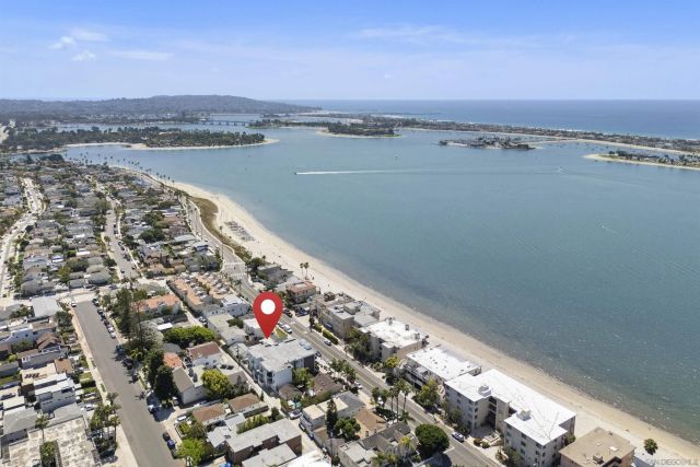 3745 Riviera Dr 1, San Diego, CA 92109