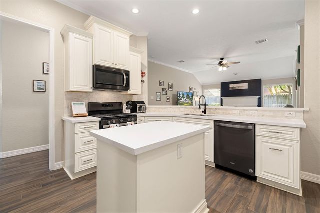 5104 Carefree Drive, League City, TX 77573