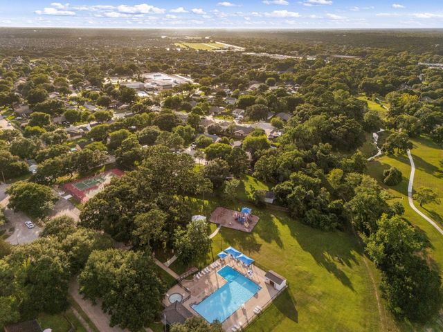 5104 Carefree Drive, League City, TX 77573