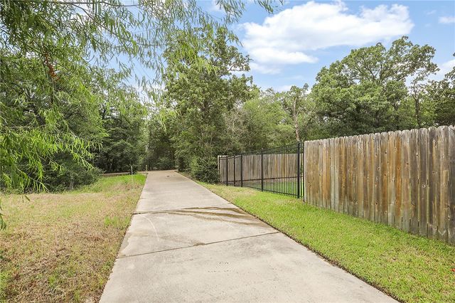 2135 Mountain Wind Loop, Bryan, TX 77807