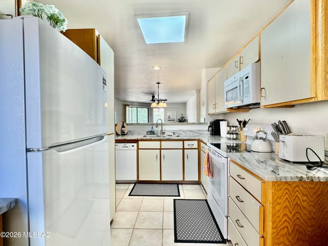 5675 N Camino Esplendora Apt 2109, Tucson, AZ 85718