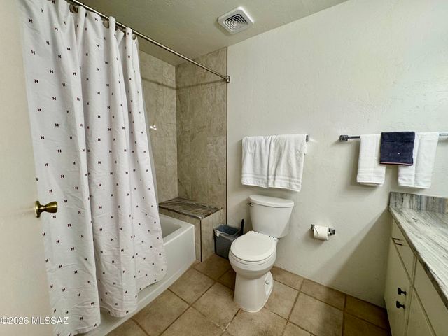 5675 N Camino Esplendora Apt 2109, Tucson, AZ 85718