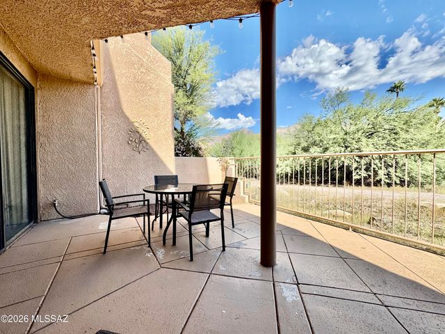 5675 N Camino Esplendora Apt 2109, Tucson, AZ 85718