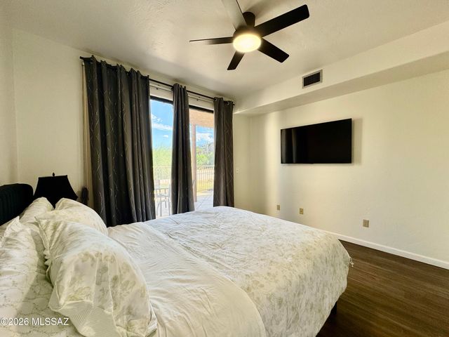 5675 N Camino Esplendora Apt 2109, Tucson, AZ 85718