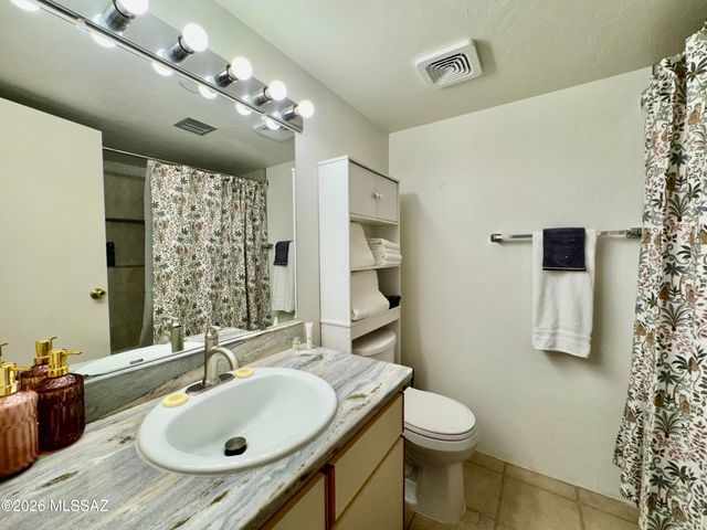 5675 N Camino Esplendora Apt 2109, Tucson, AZ 85718
