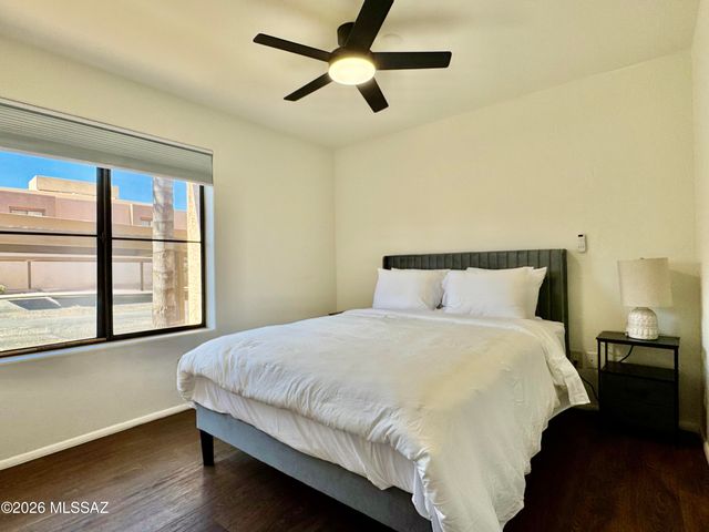 5675 N Camino Esplendora Apt 2109, Tucson, AZ 85718