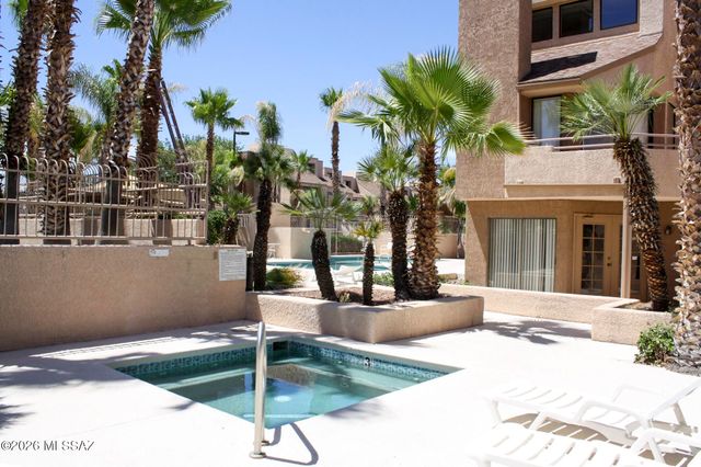 5675 N Camino Esplendora Apt 2109, Tucson, AZ 85718