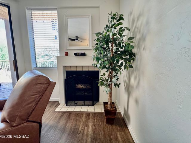 5675 N Camino Esplendora Apt 2109, Tucson, AZ 85718