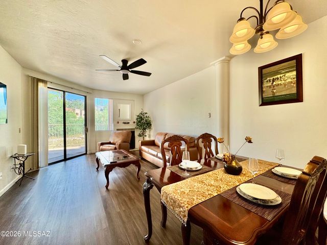5675 N Camino Esplendora Apt 2109, Tucson, AZ 85718